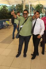 Shankar Mahadevan snapped at airport on 15th Feb 2015